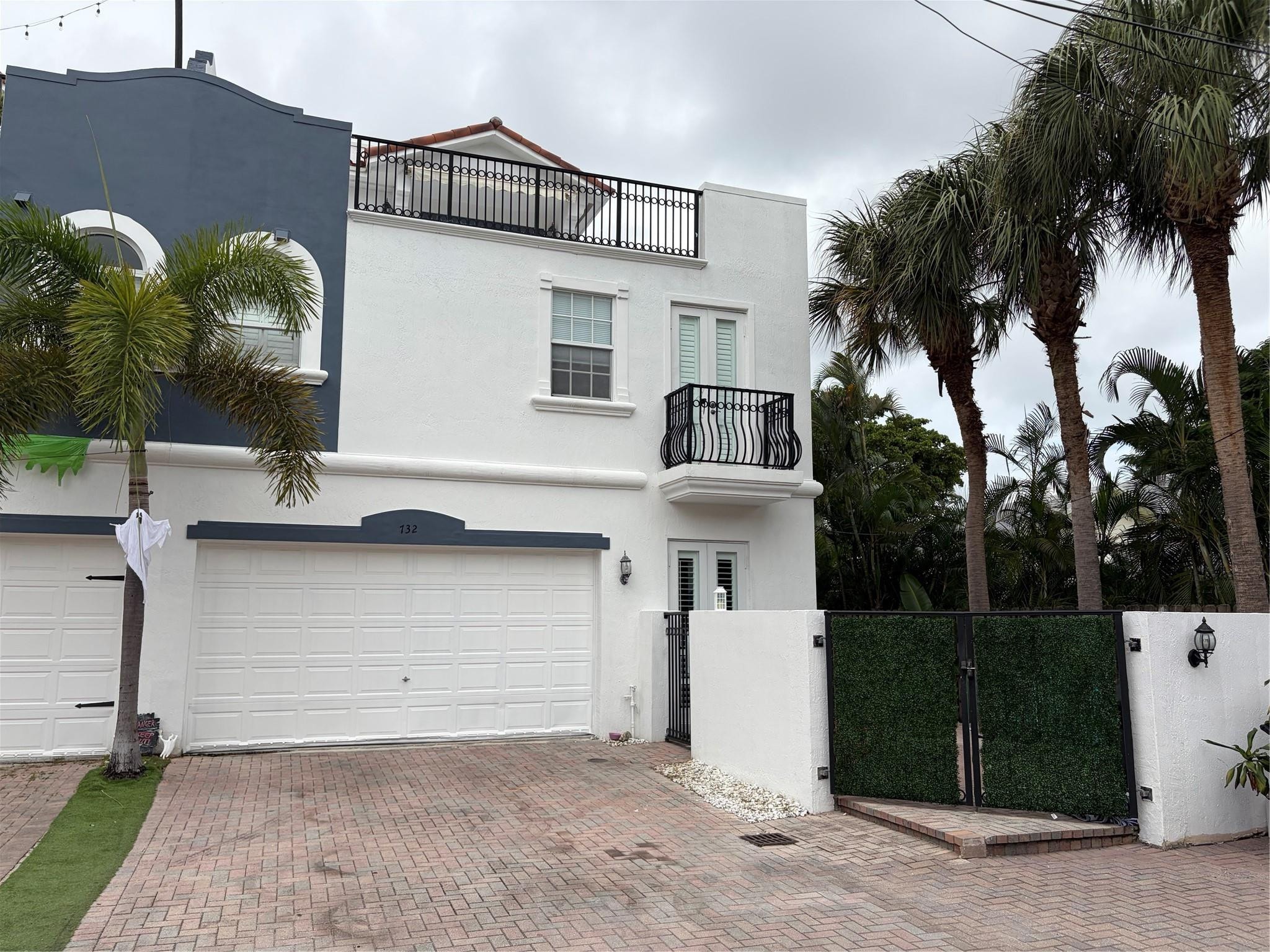 3BR – Townhouse at 732 NE 15th Avenue