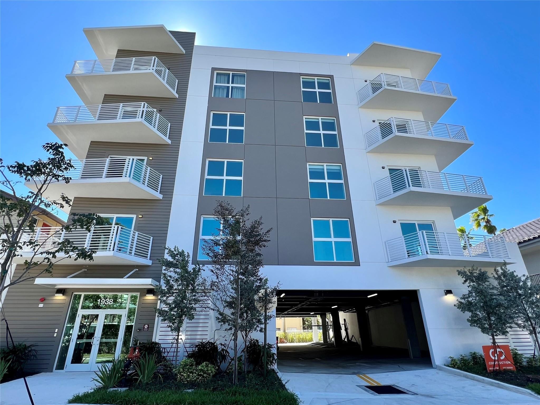 1BR – Condominium at 1938 Jackson Street #305