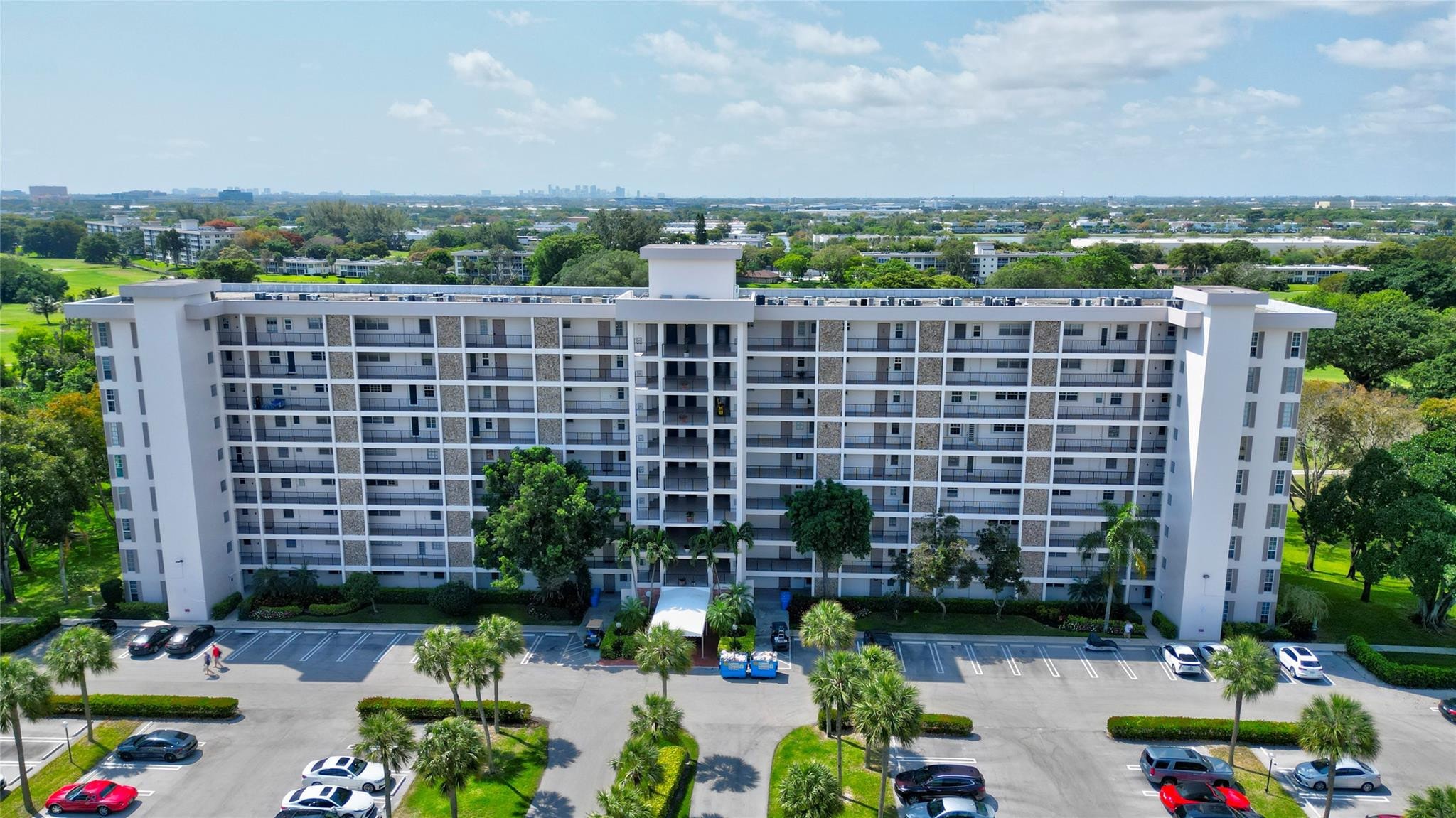 1BR – Condominium at 3050 N Palm Aire Drive #505