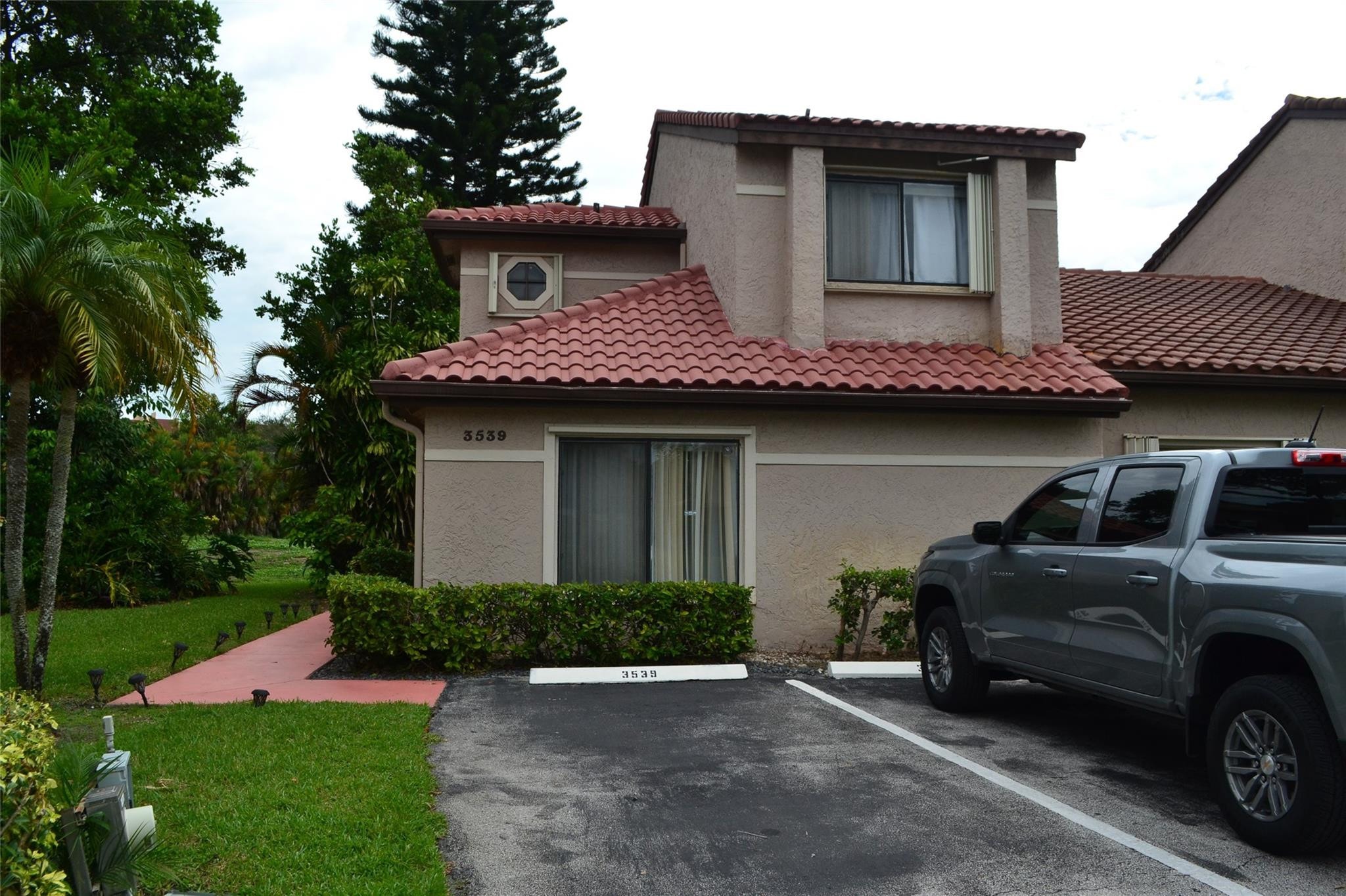 3BR – Townhouse at 3539 Inverrary Boulevard