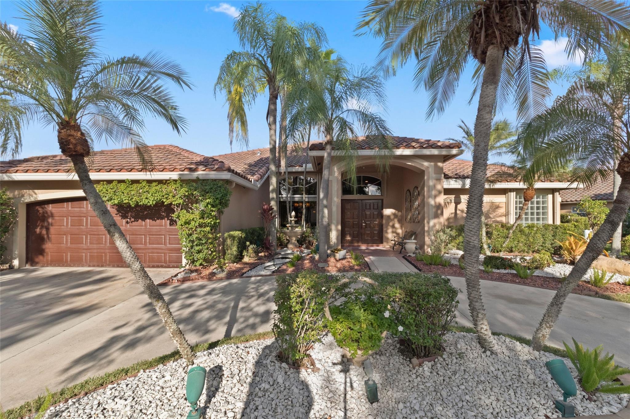 4BR – SingleFamilyResidence at 525 Stonemont Lane