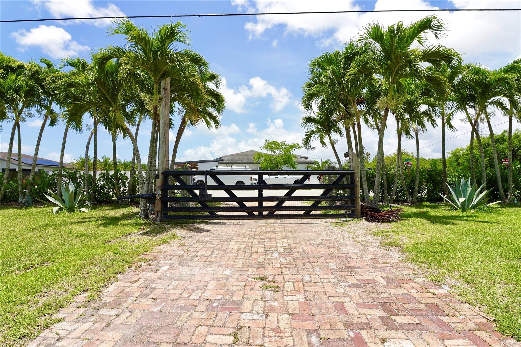 4BR – SingleFamilyResidence at 13251 SW 224th Street