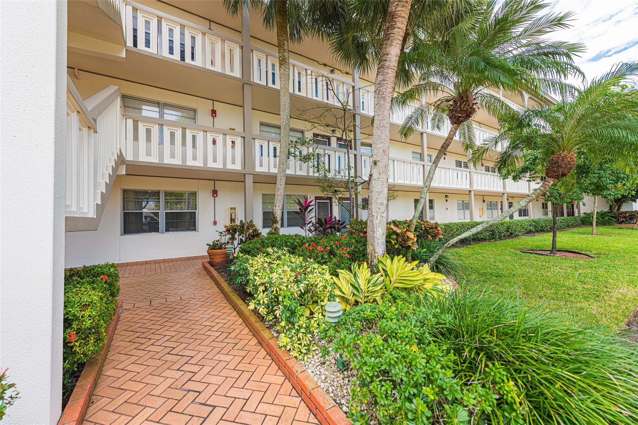 2BR – Condominium at 3405 Bimini Lane #D1
