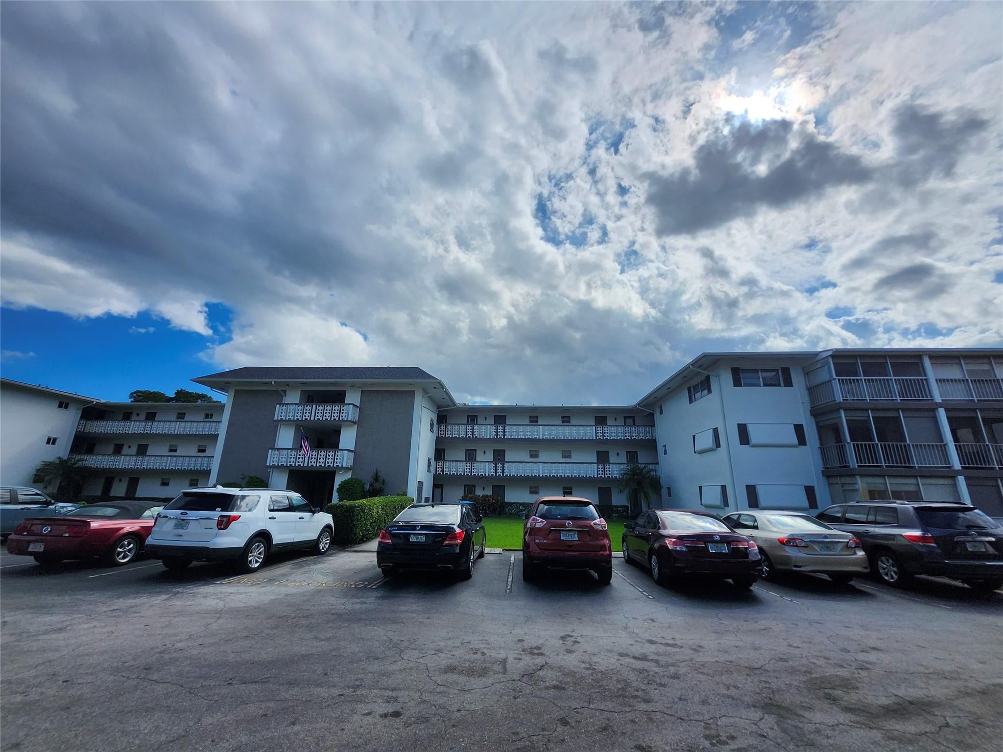 1BR – Condominium at 1201 Hillcrest Court #105