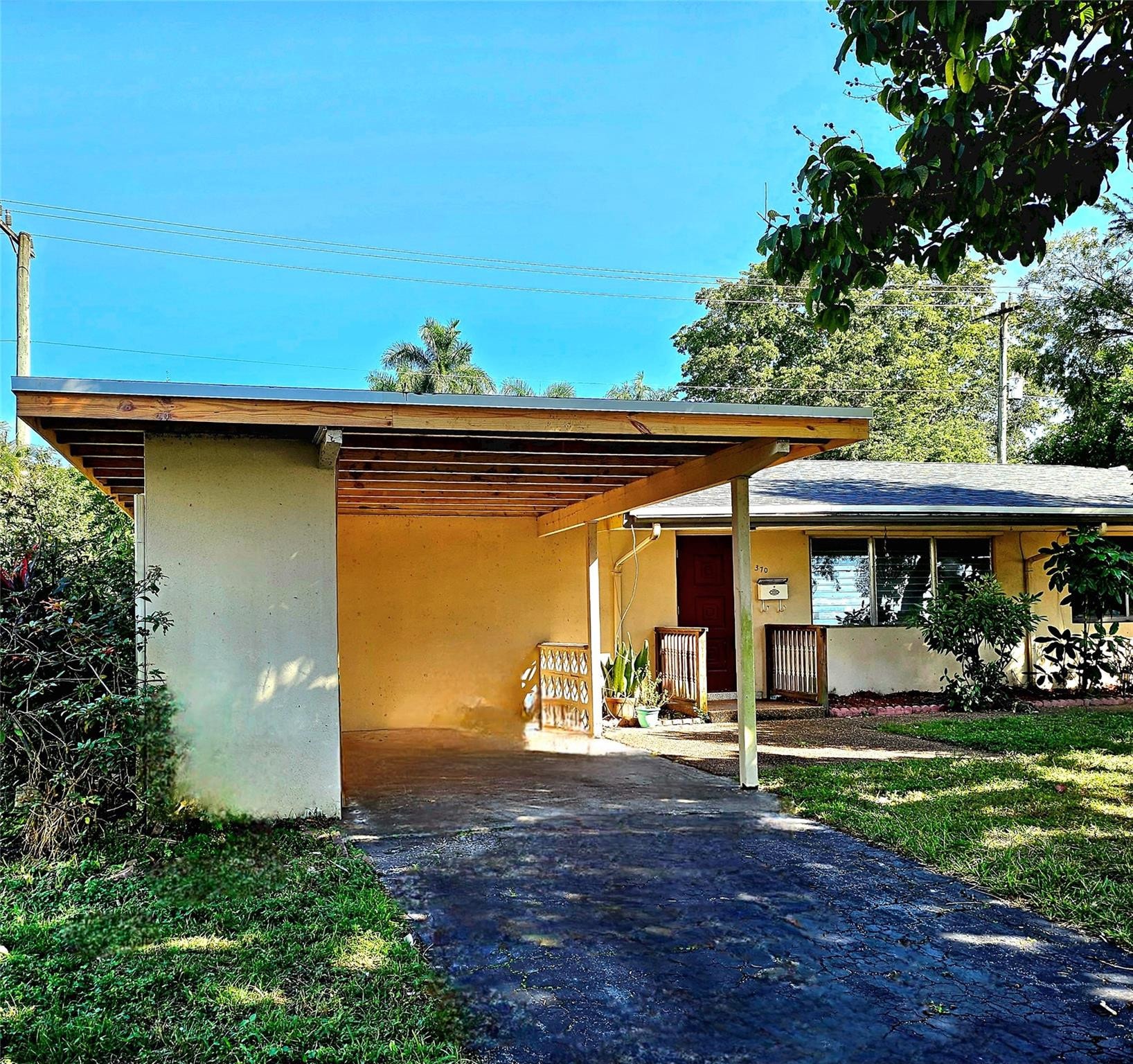 2BR – SingleFamilyResidence at 370 NW 65th Avenue