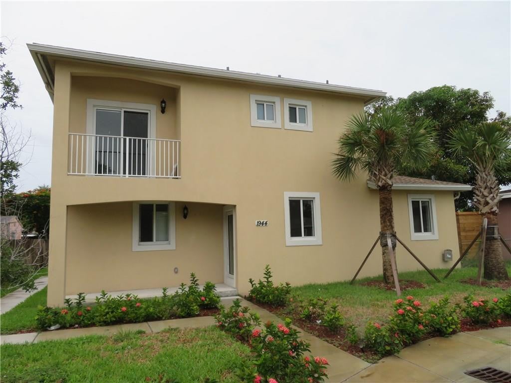 3BR – Townhouse at 1944 Sheridan Street #A