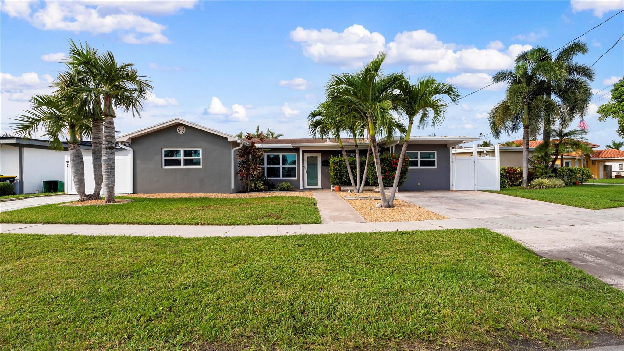 3BR – SingleFamilyResidence at 935 Nautilus Isle