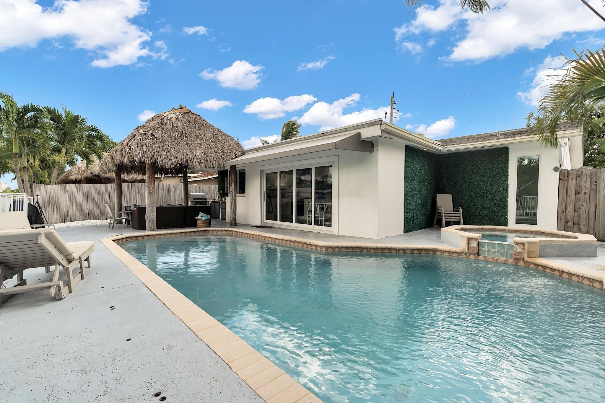 3BR – SingleFamilyResidence at 2233 SE 15th Street