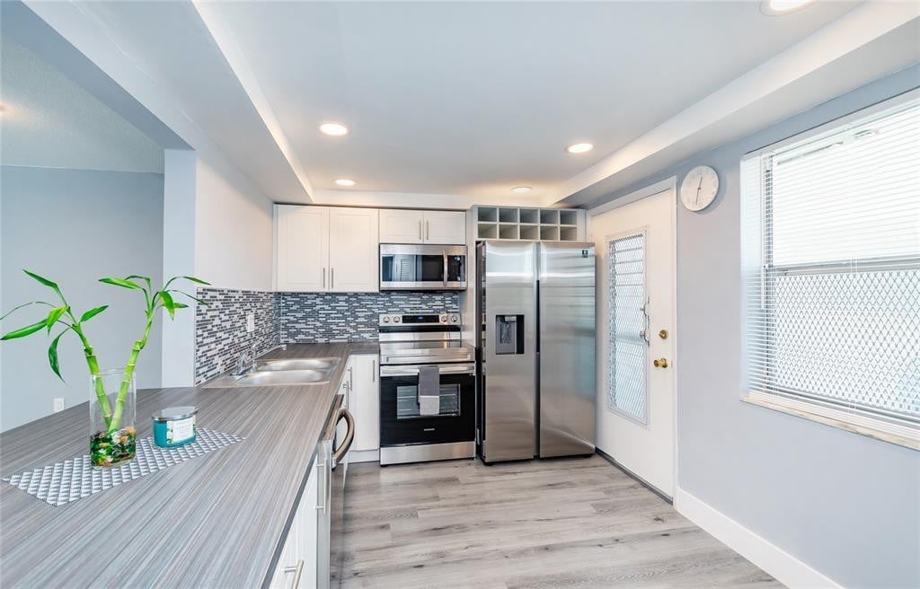 2BR – Condominium at 1101 NE 191st Street #H301