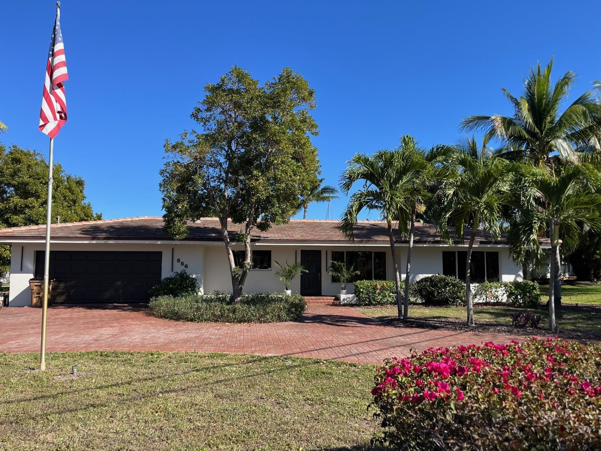 4BR – SingleFamilyResidence at 556 SE 15th Avenue