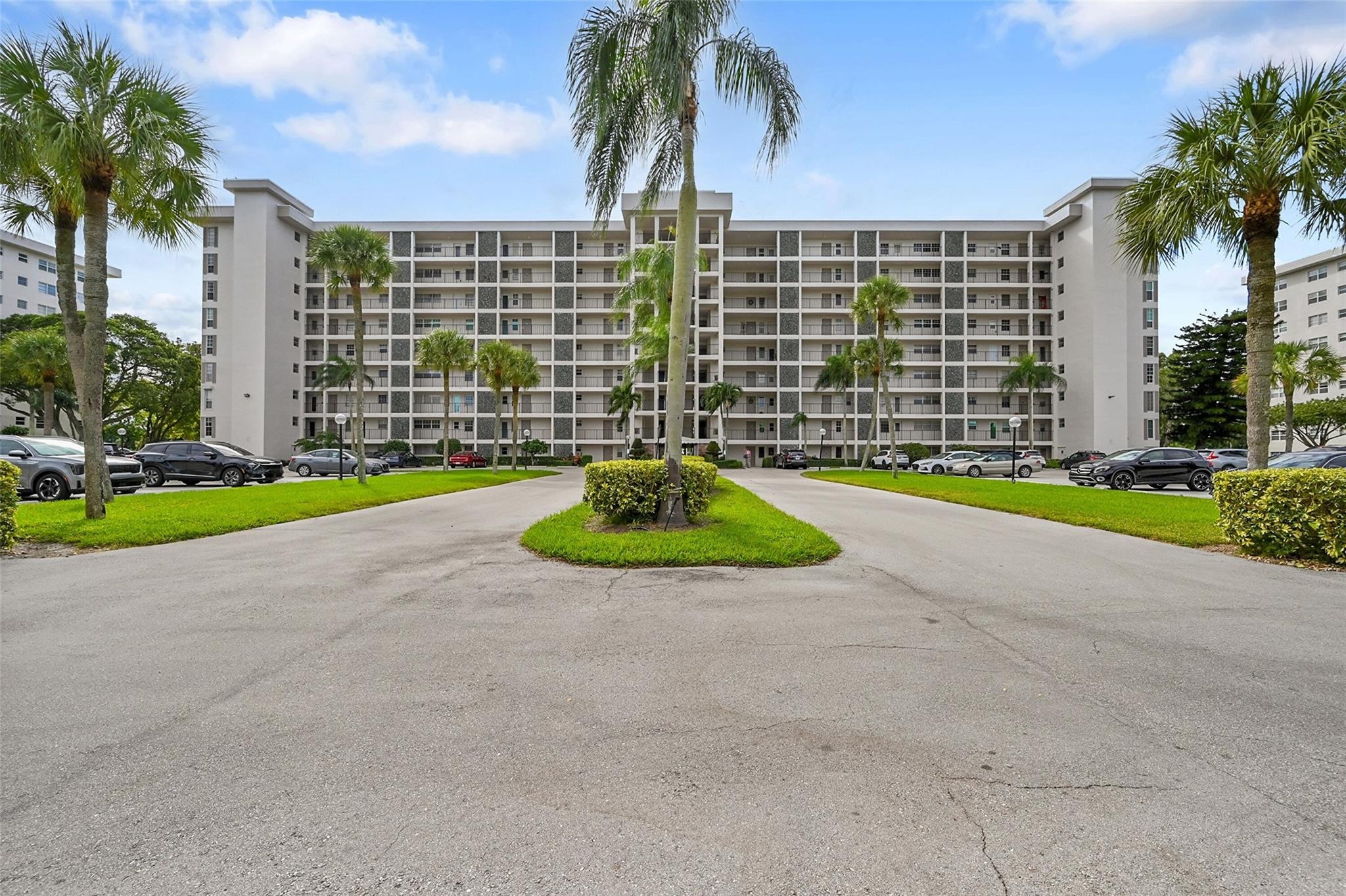 1BR – Condominium at 3100 N Palm Aire Drive #606