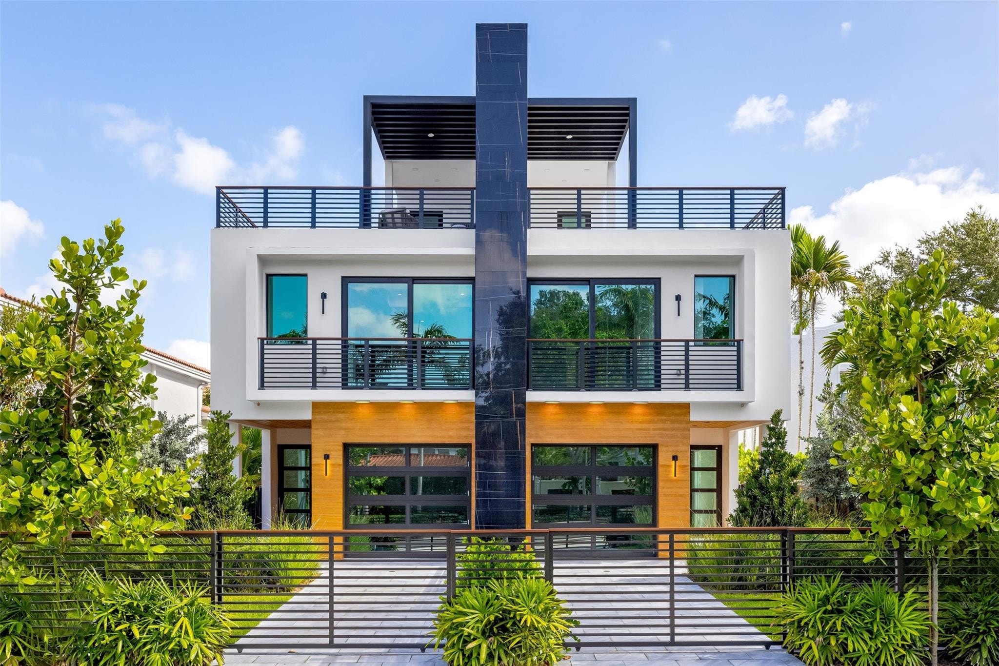 4BR – Townhouse at 1621 E Broward Boulevard