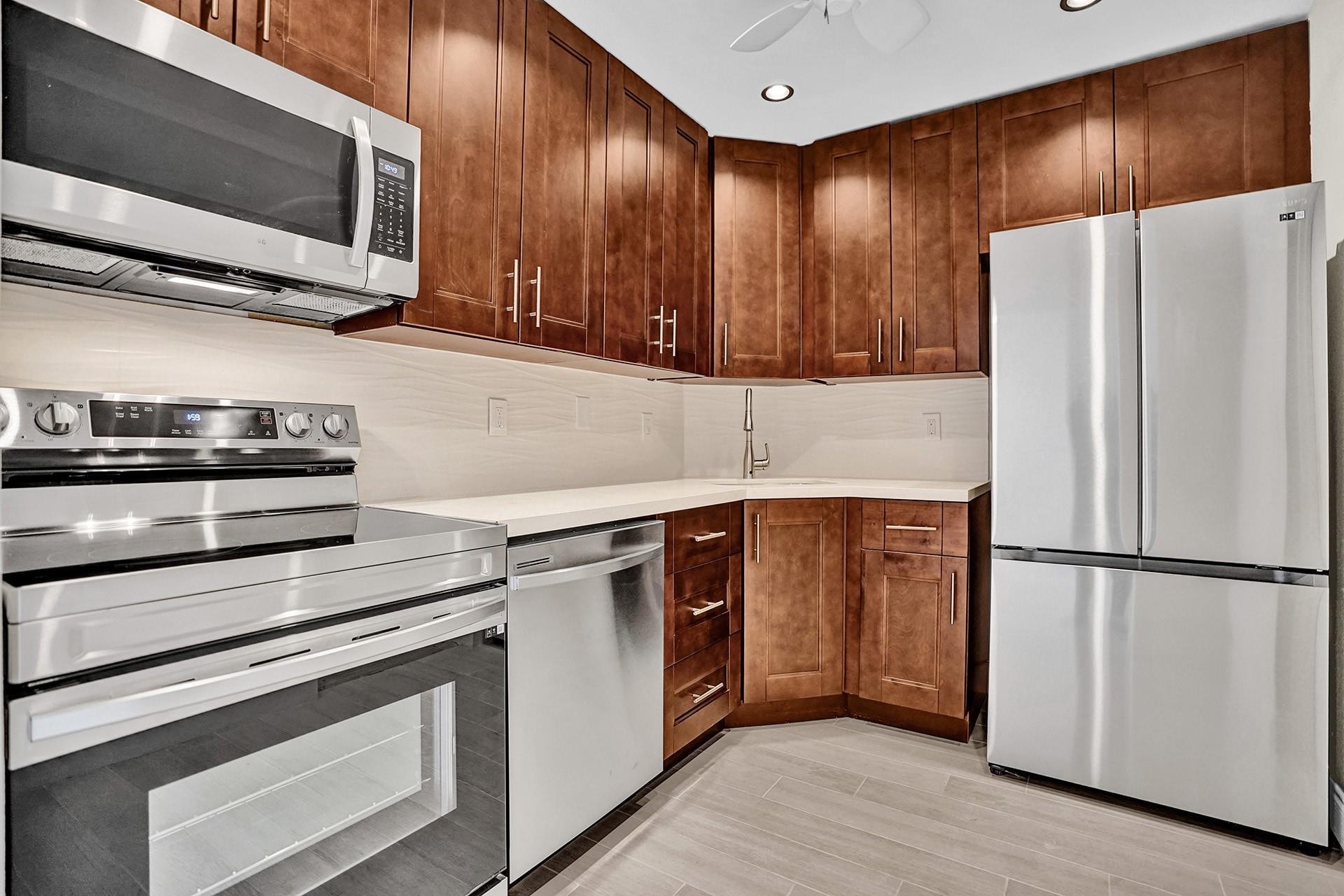 2BR – Condominium at 3115 Oakland Shores Drive #E109