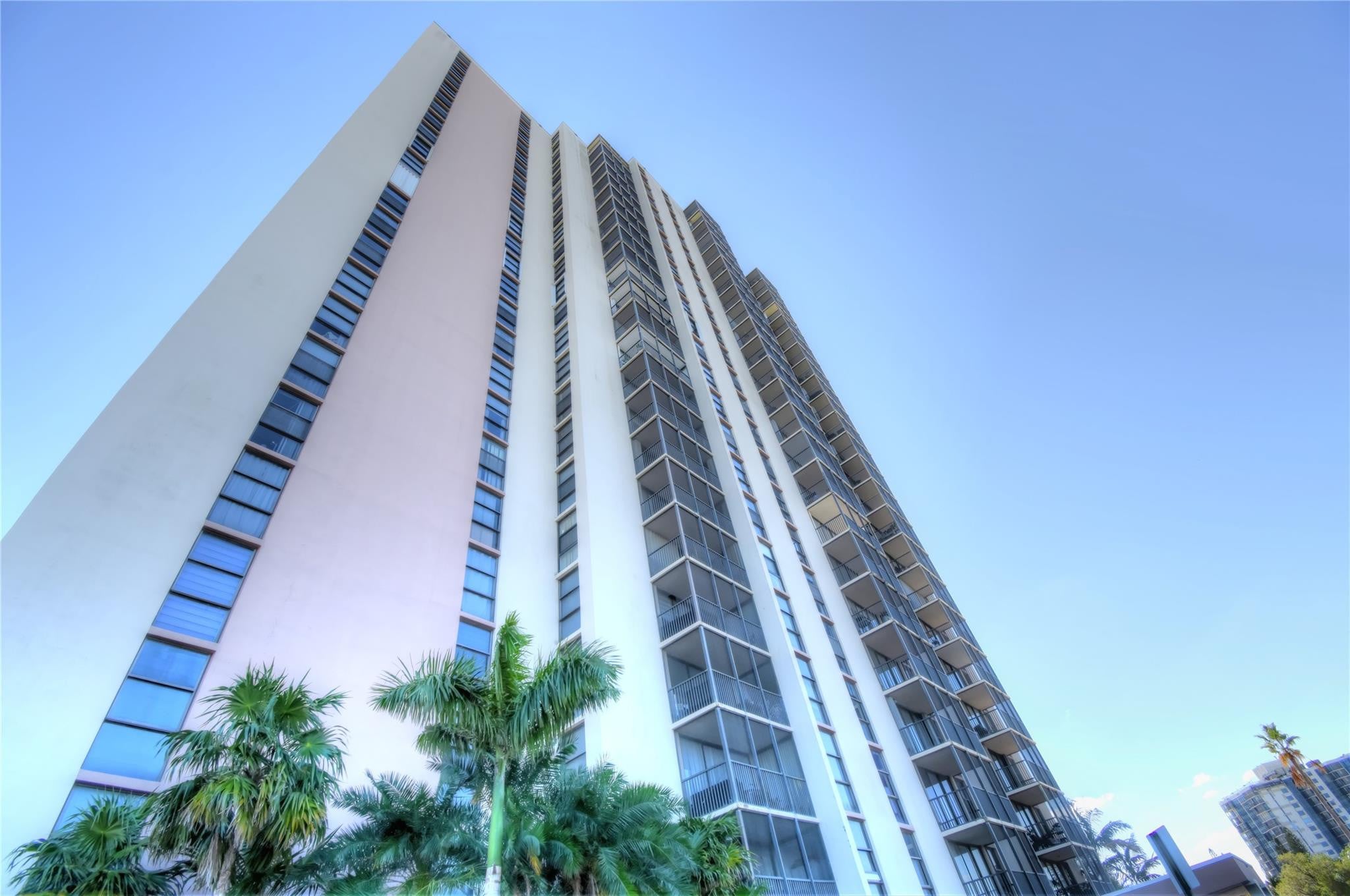 2BR – Condominium at 20301 W Country Club Drive #930