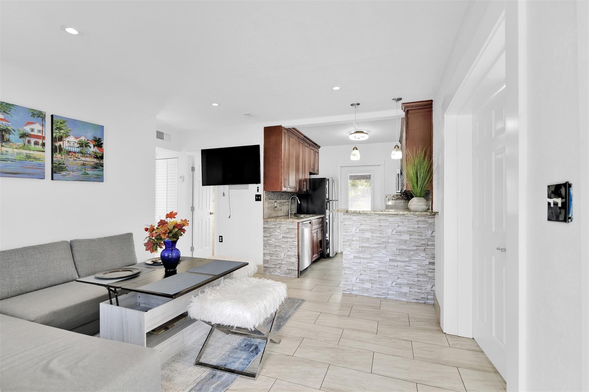2BR – SingleFamilyResidence at 1814 NE 53rd Court