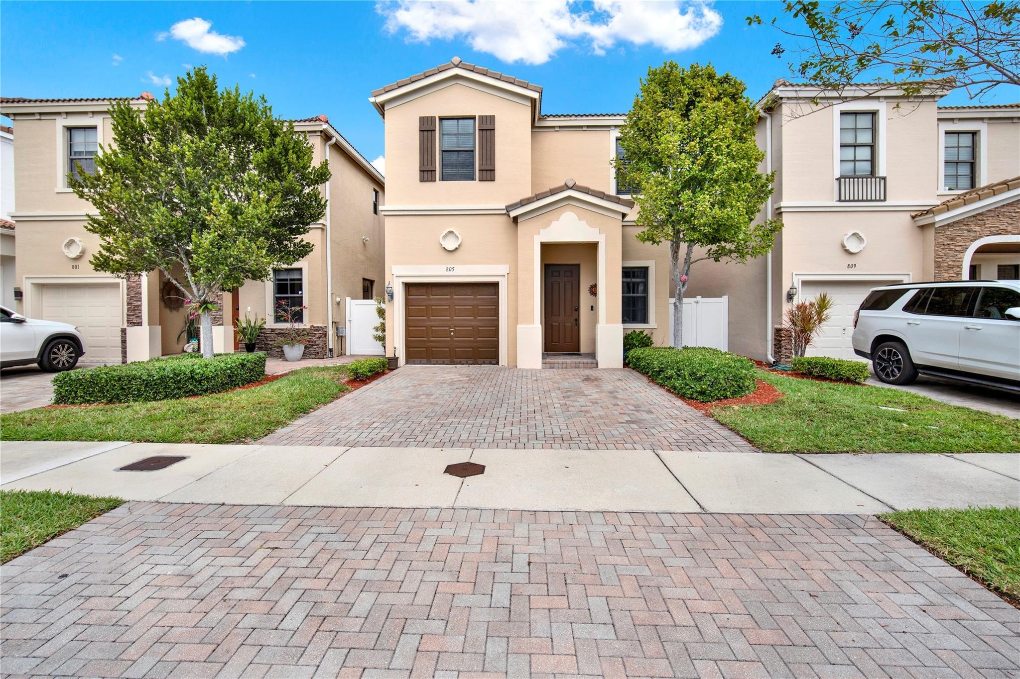 4BR – SingleFamilyResidence at 805 NE 191st Street