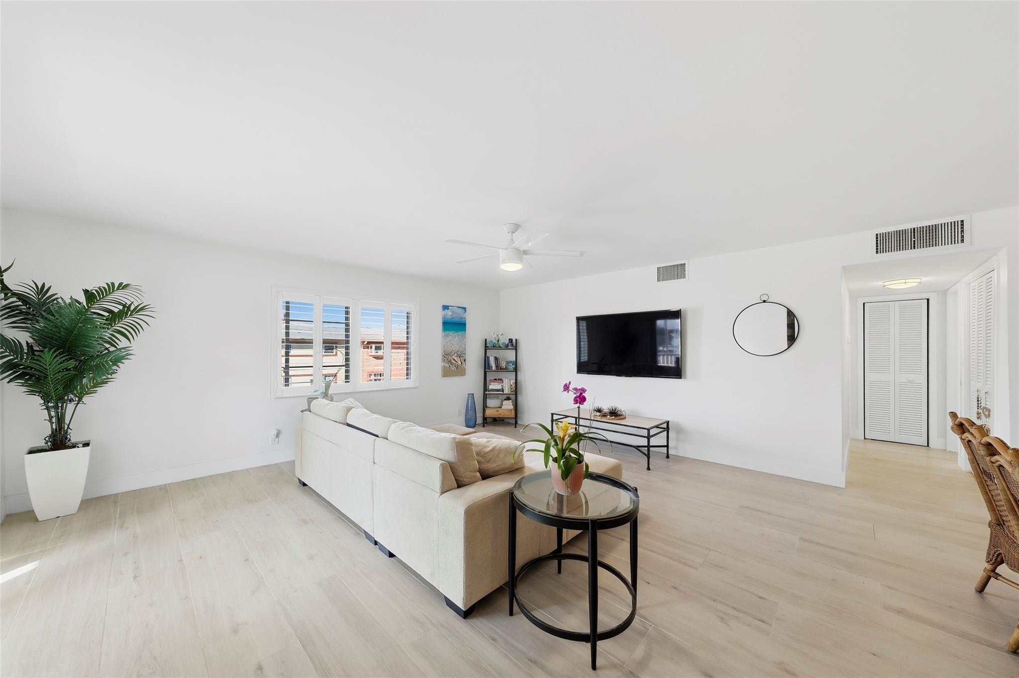 3BR – Condominium at 1450 N Riverside Drive #201