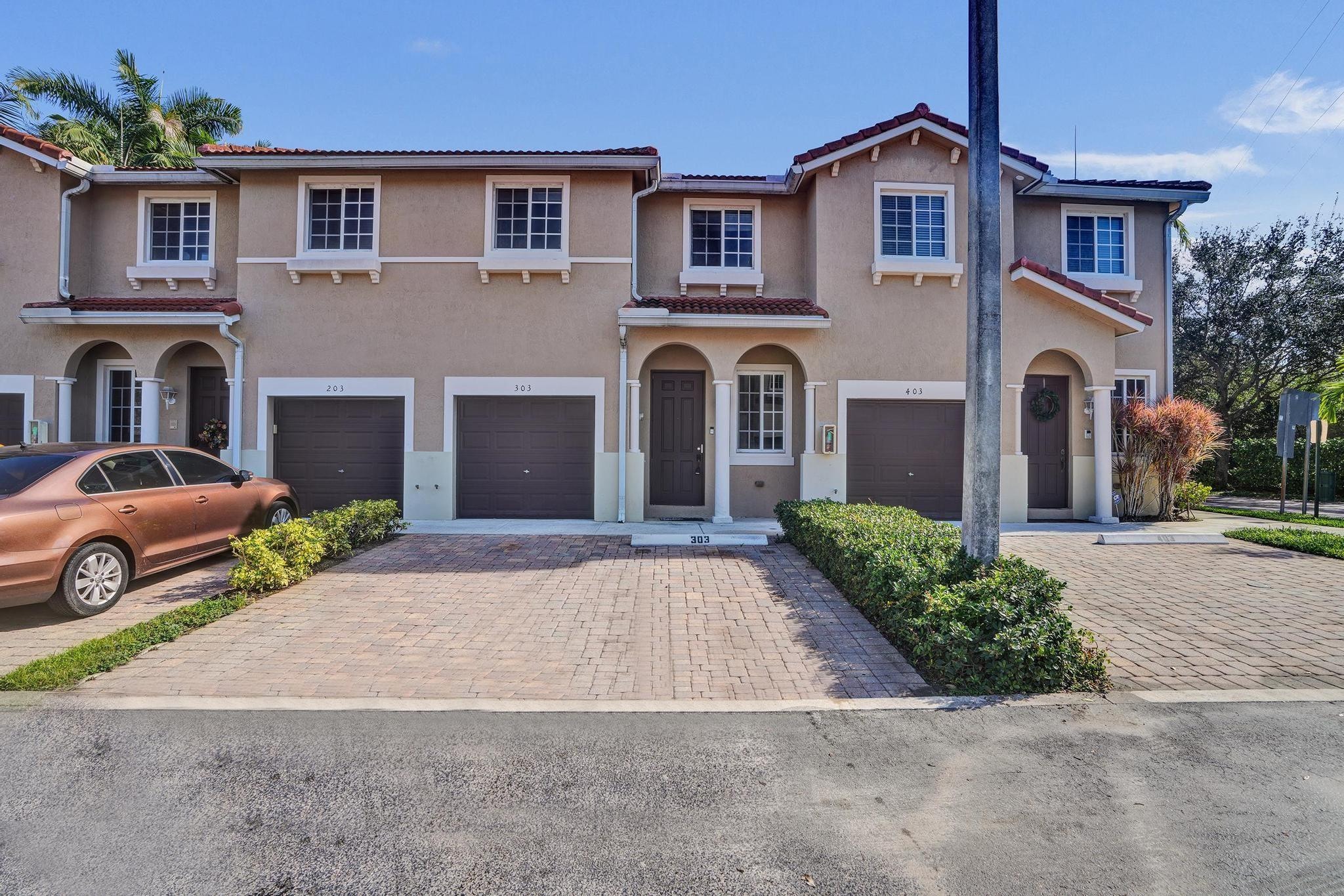 4BR – Townhouse at 21403 NW 13th Court #303