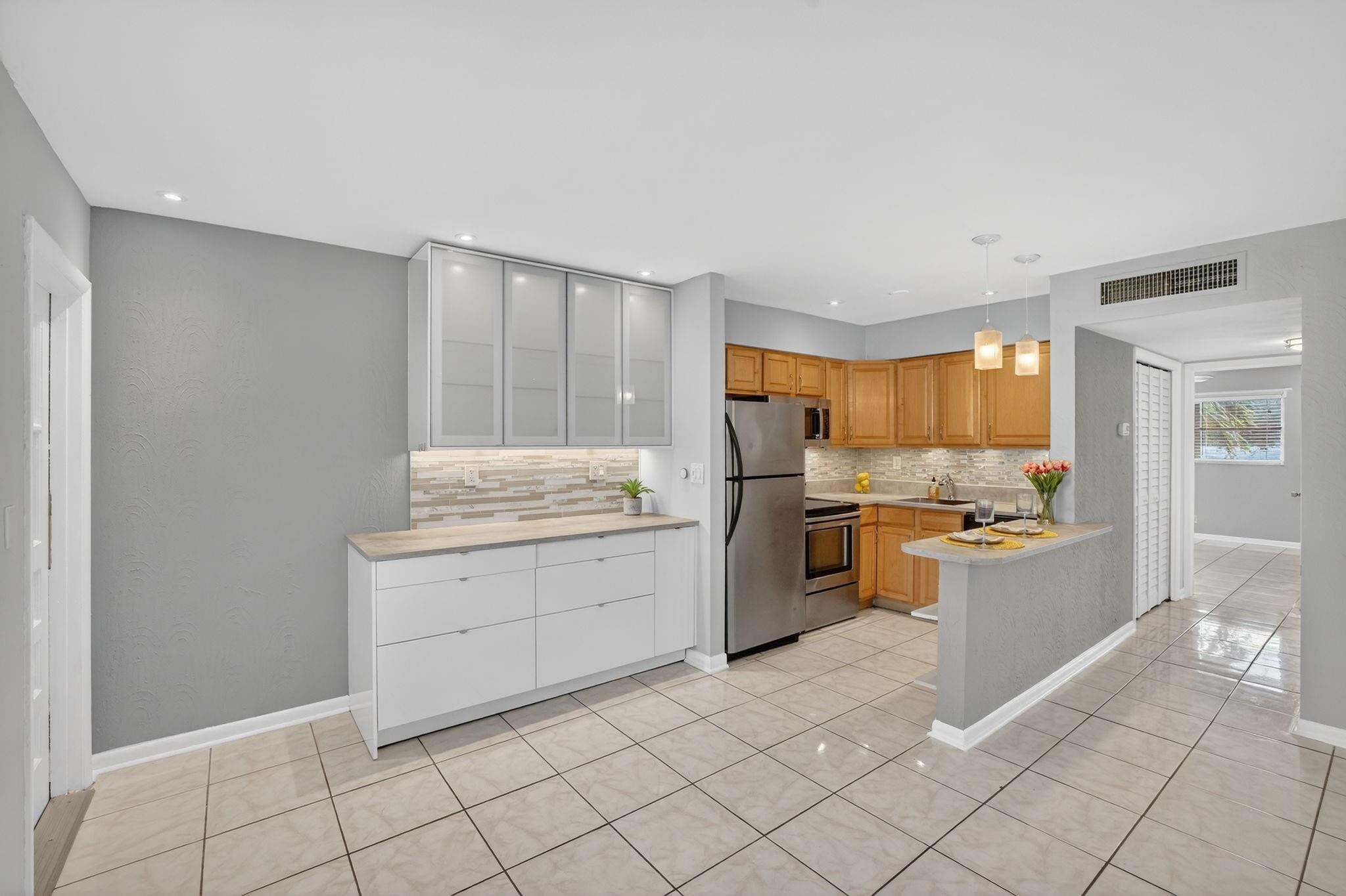 2BR – Condominium at 4051 NE 13th Avenue #77