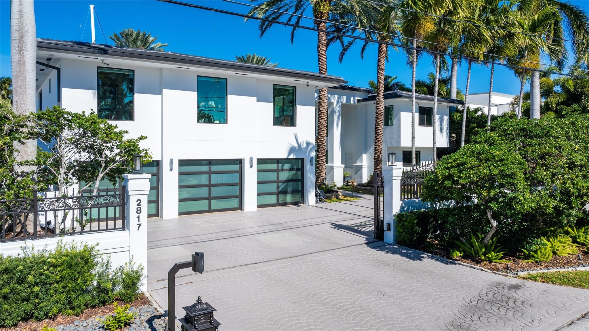 6BR – SingleFamilyResidence at 2817 NE 26th Court