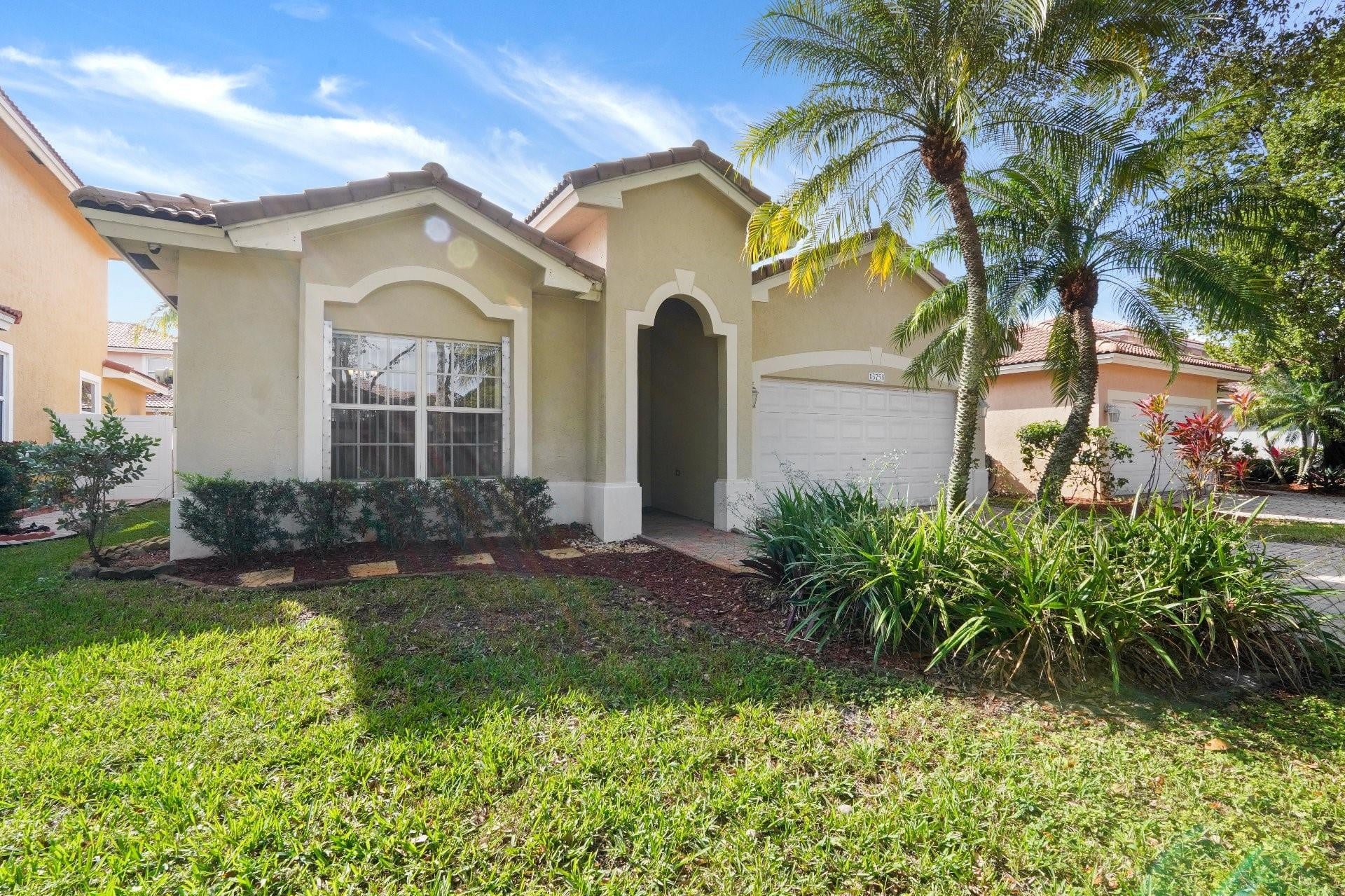 4BR – SingleFamilyResidence at 13758 SW 31st Street