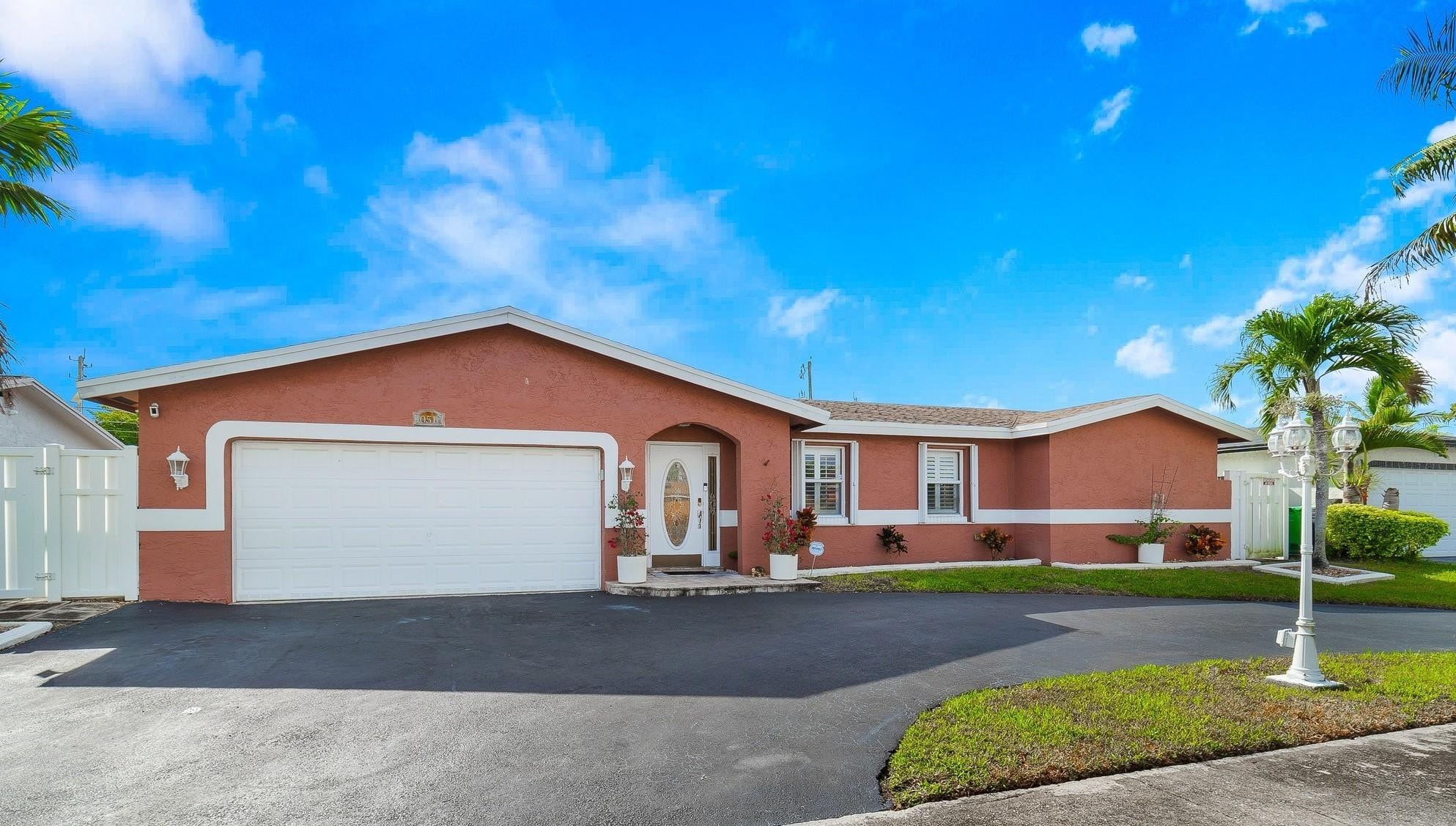 5BR – SingleFamilyResidence at 10510 NW 24 Street