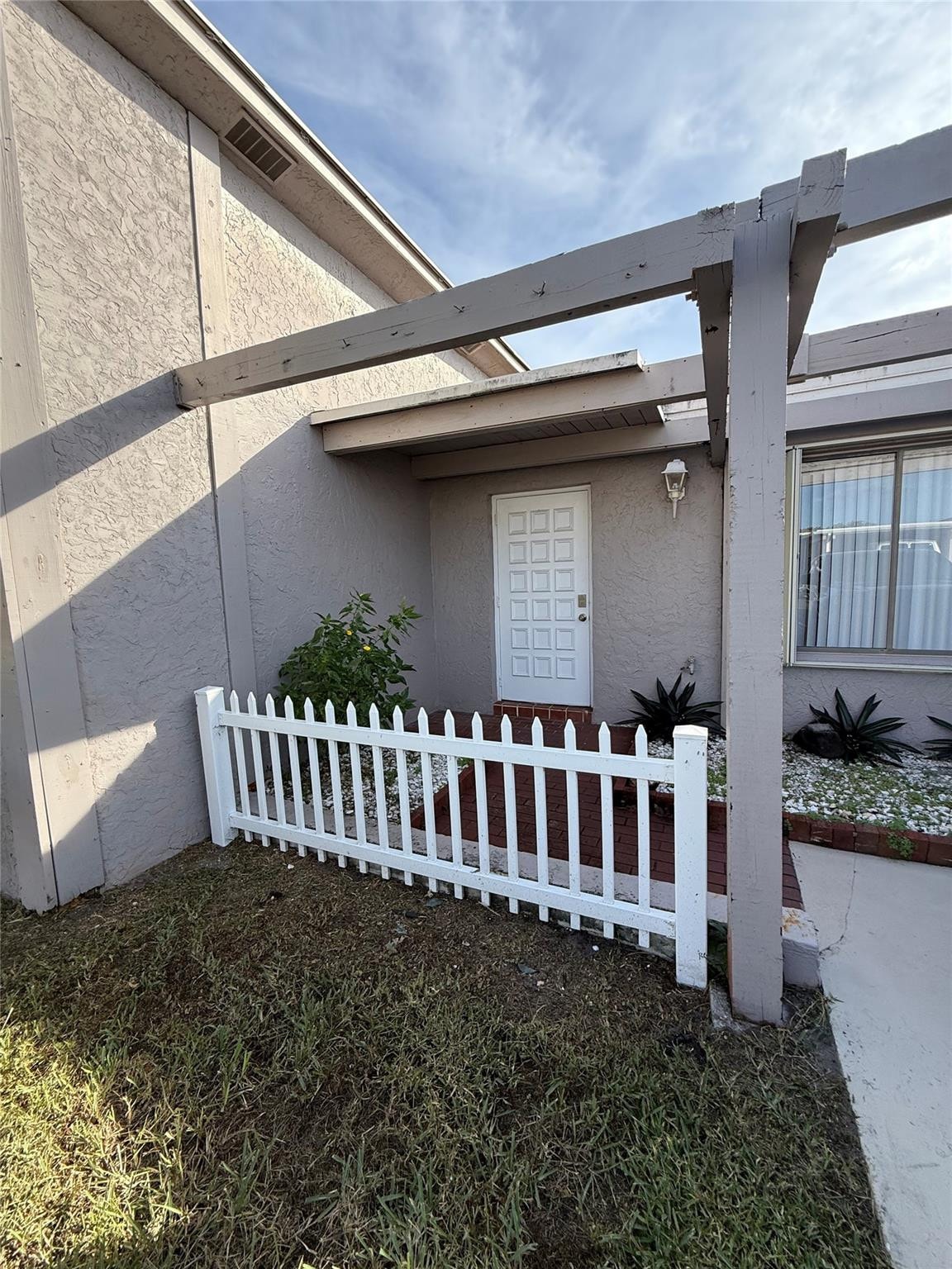 3BR – RES at 14838 Wildflower Lane #14838