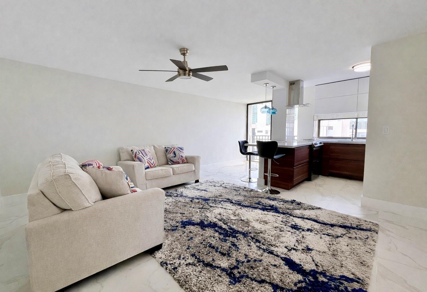 2BR – Condominium at 16919 N Bay Road #911