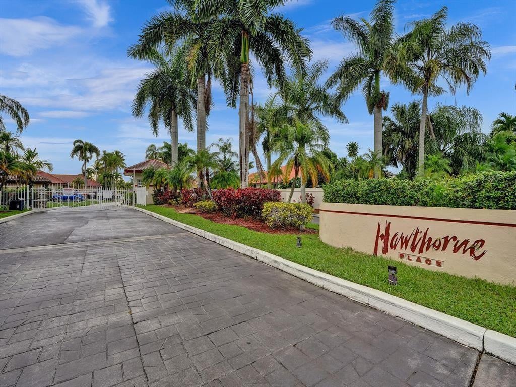 3BR – SingleFamilyResidence at 7380 NW 39th Street