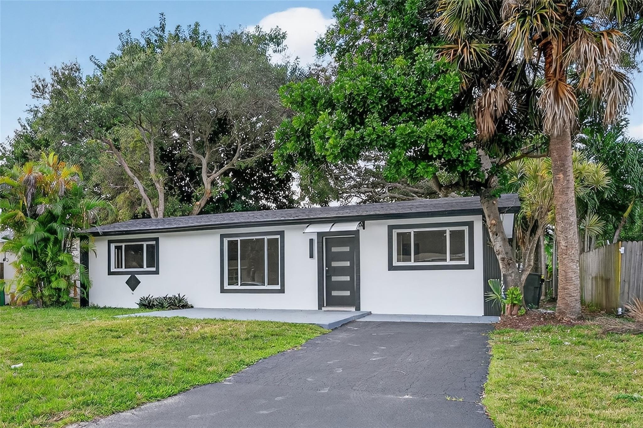 3BR – SingleFamilyResidence at 4931 SW 29th Avenue