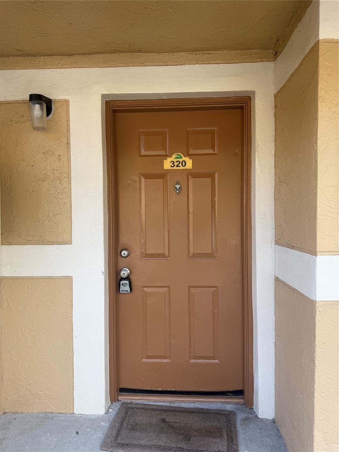 2BR – Condominium at 320 E Palm Circle #320