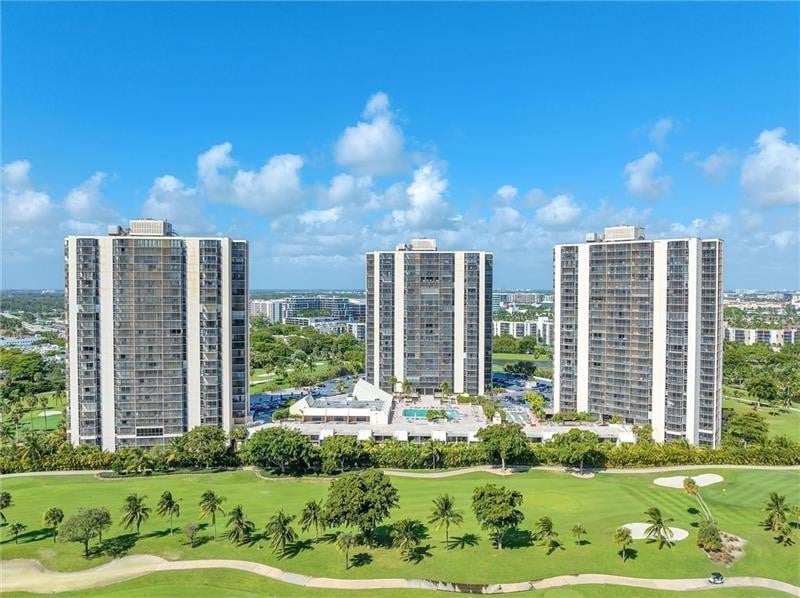 2BR – Condominium at 20301 W Country Club Drive #1222
