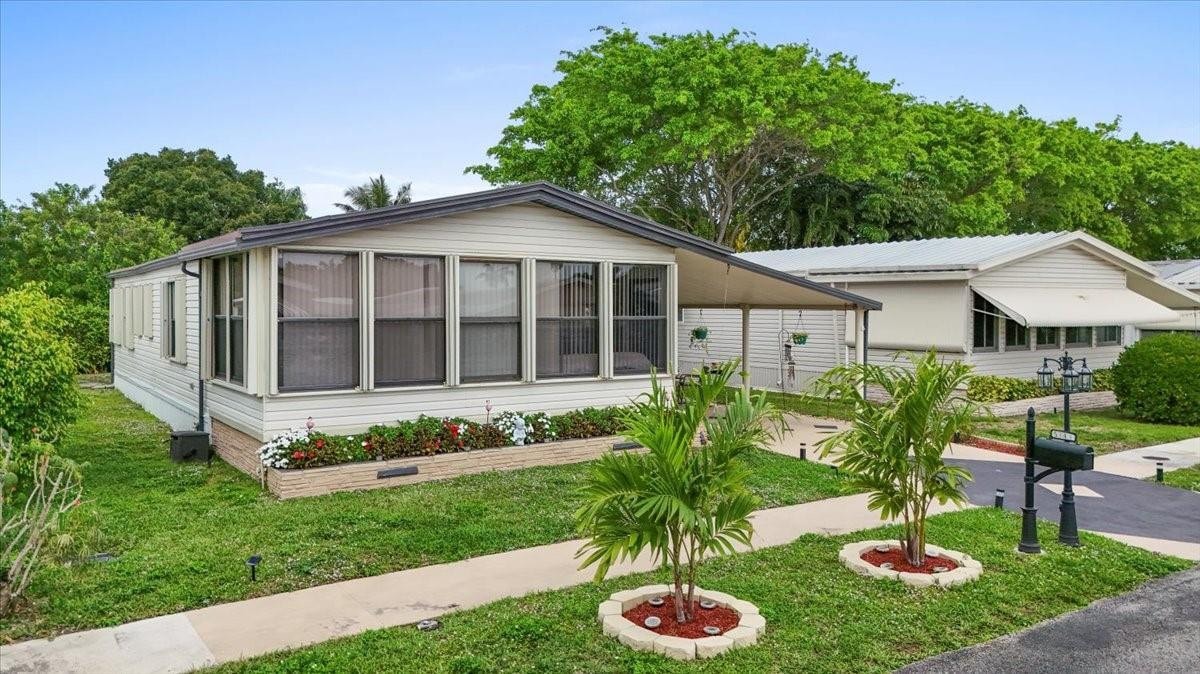 2BR – ManufacturedHome at 5343 NW 4th Terrace