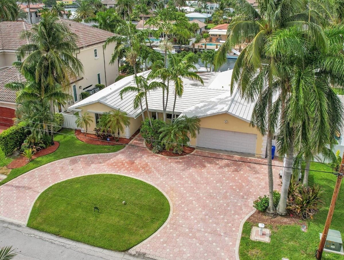 3BR – SingleFamilyResidence at 2920 NE 23rd Street