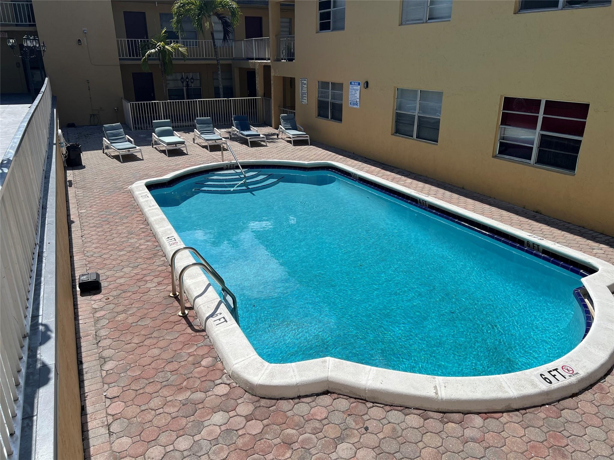 3BR – Apartment at 6840 Pembroke Road #118