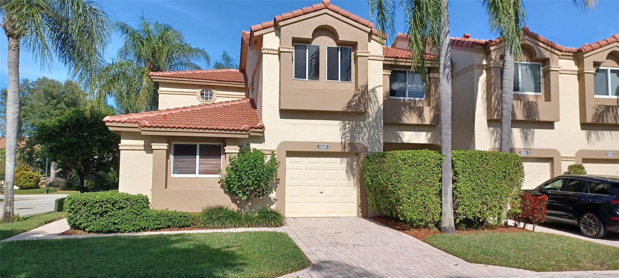 2BR – Townhouse at 6688 Via Regina