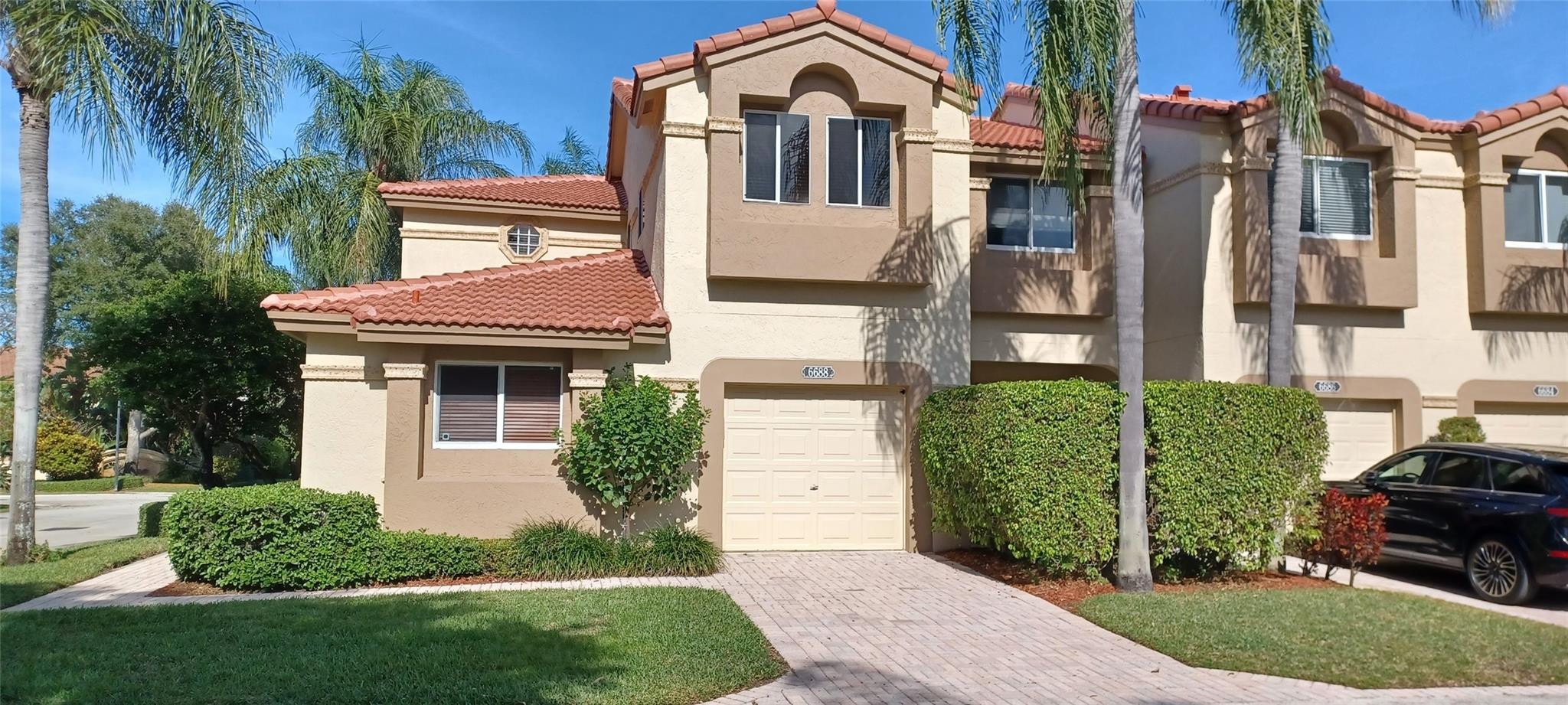 2BR – Townhouse at 6688 Via Regina