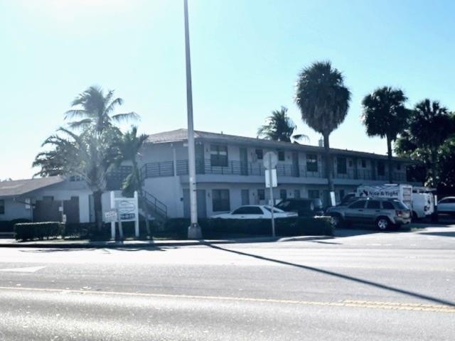 1BR – Apartment at 1711 S Cypress Road