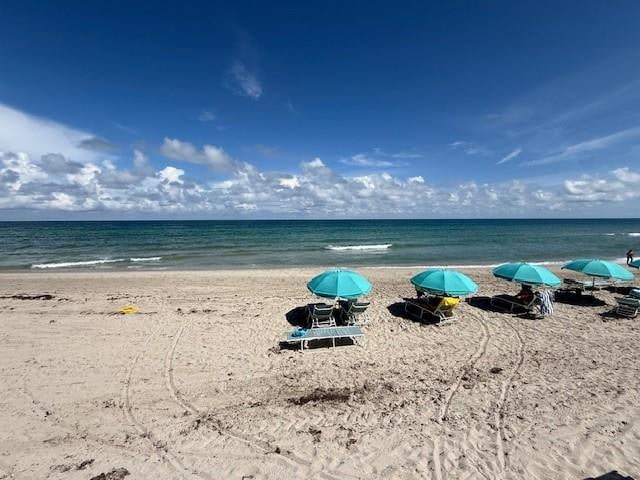 2BR – Condominium at 3140 S Ocean Drive #610