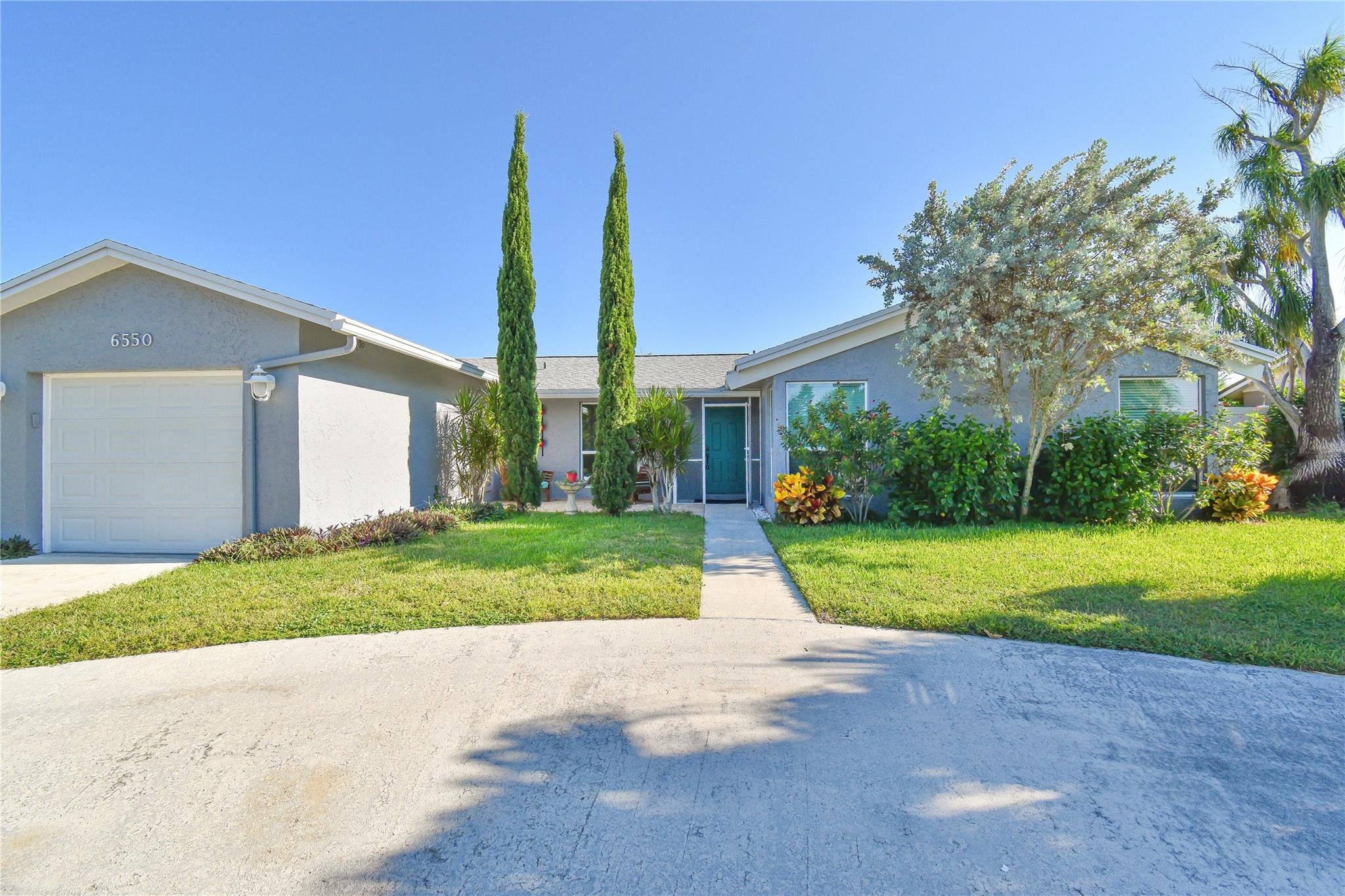 3BR – SingleFamilyResidence at 6550 Country Wood Way