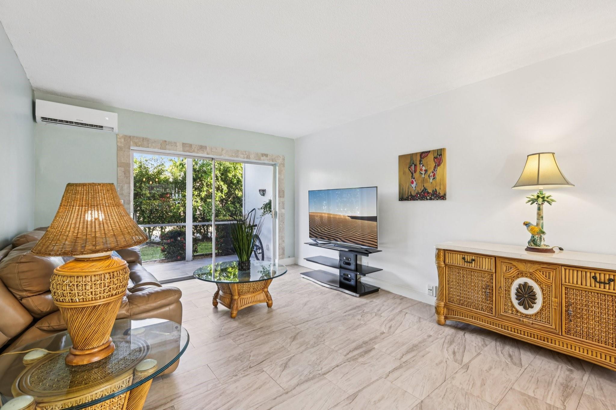1BR – Condominium at 2131 NE 42nd Court #106e