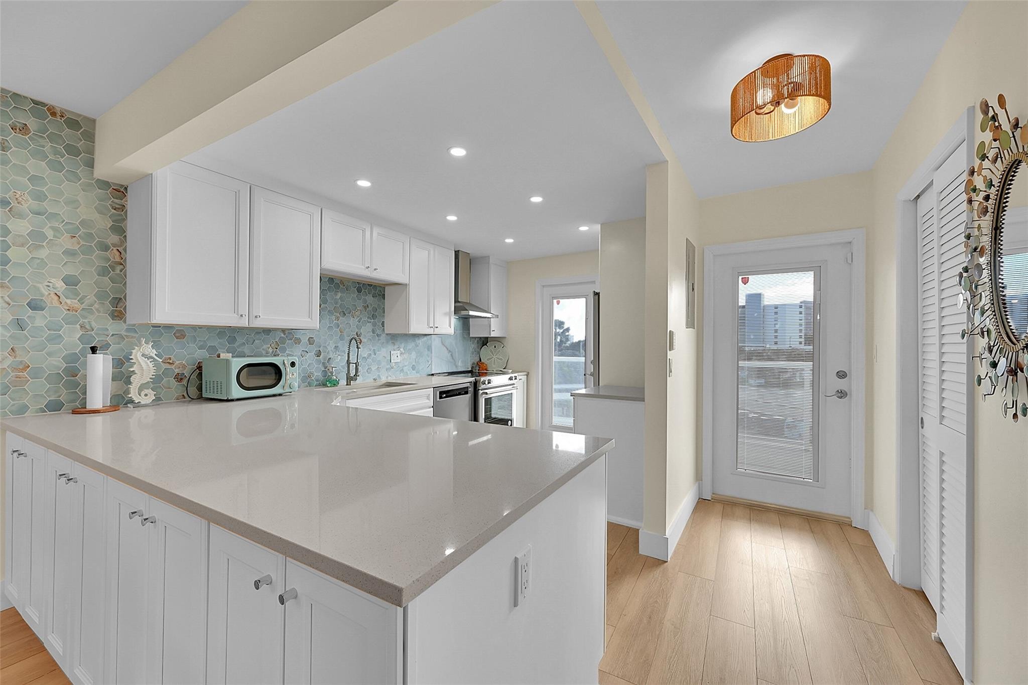 2BR – Condominium at 2731 NE 14th St Causeway #421