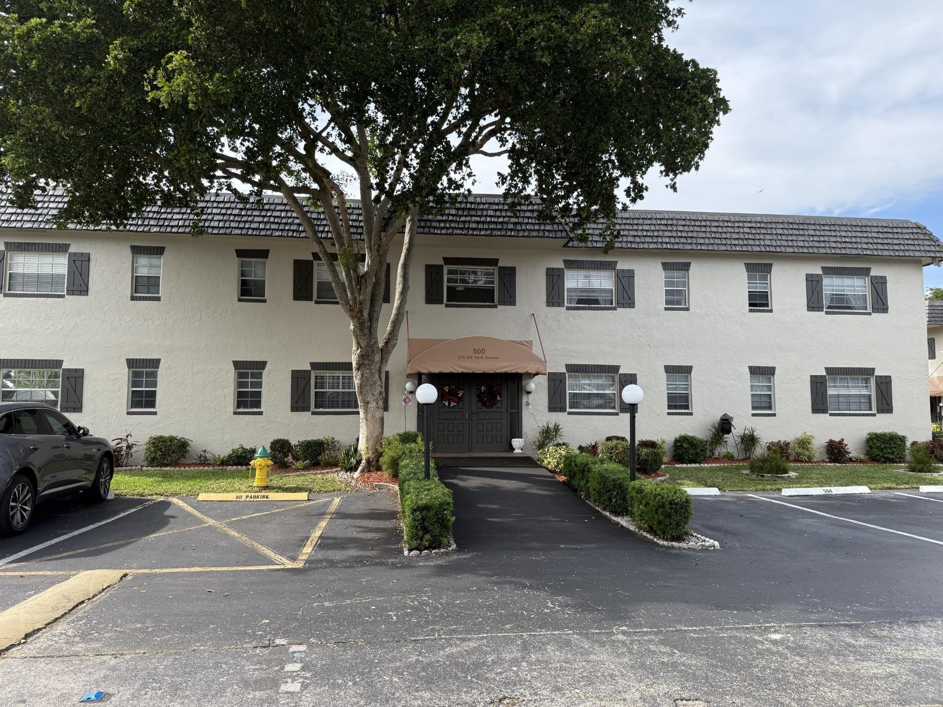 2BR – Condominium at 375 SW 56th Avenue #116