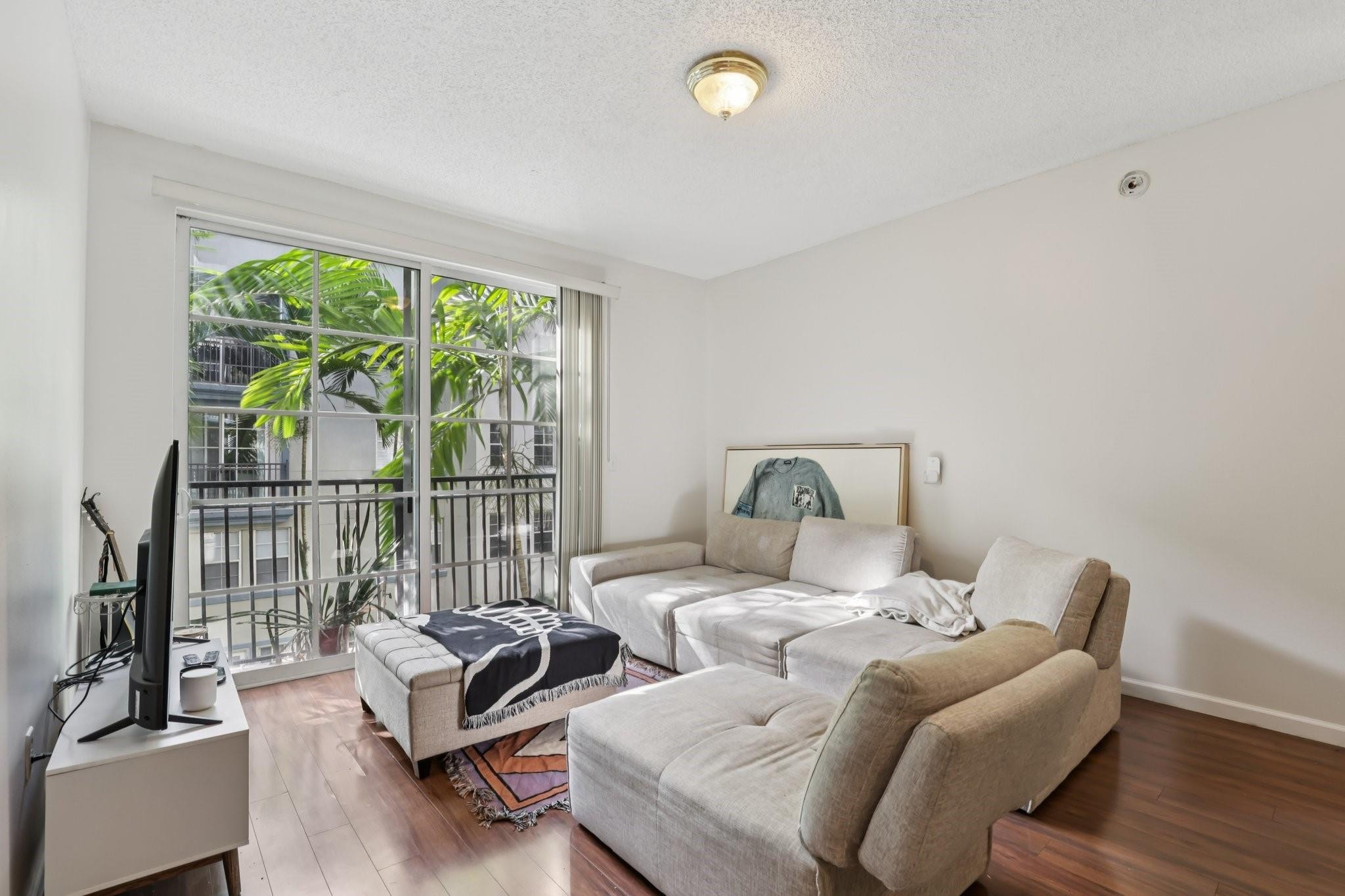 1BR – Condominium at 533 NE 3rd Avenue #321