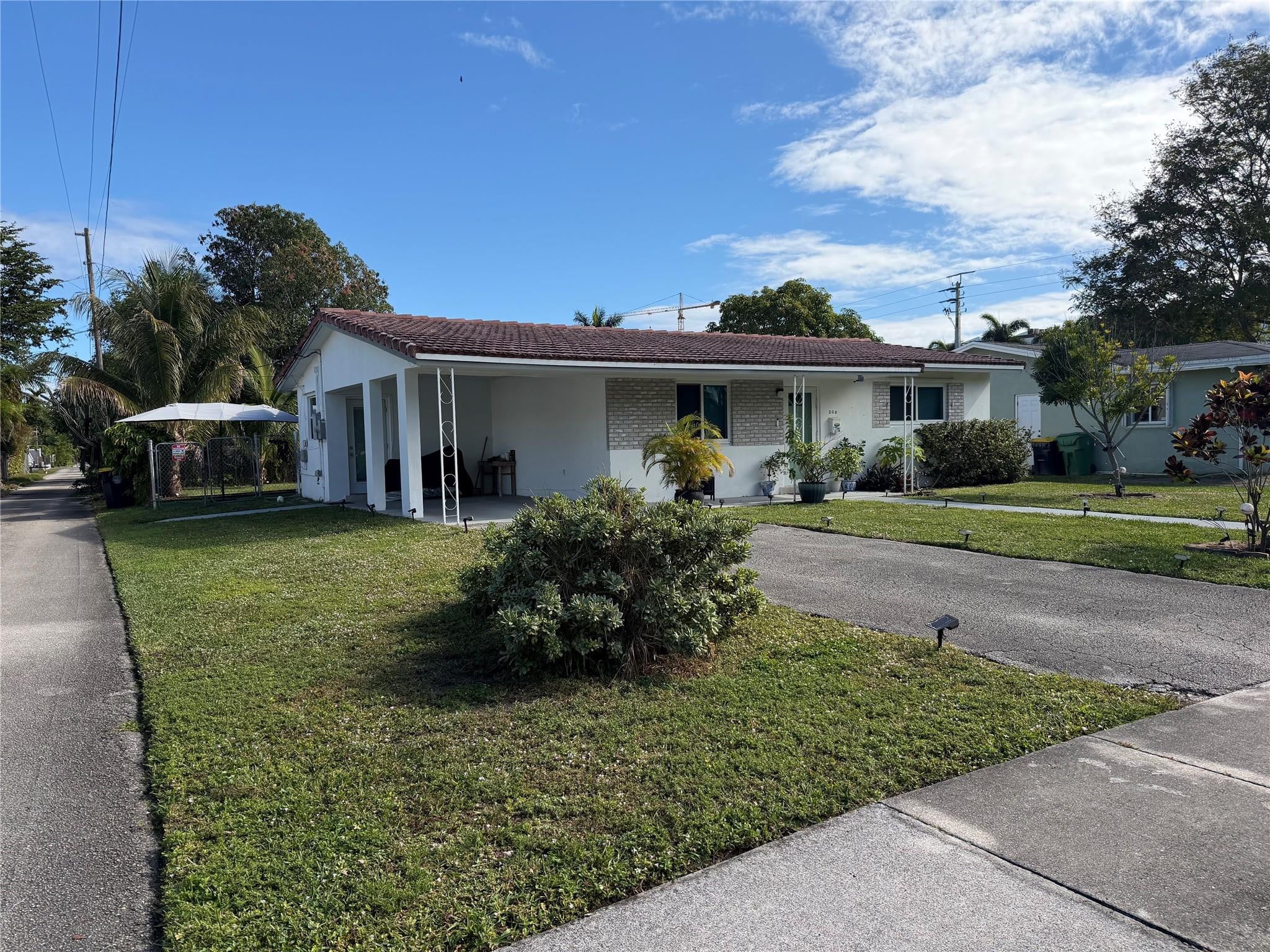 3BR – SingleFamilyResidence at 206 NE 5th Avenue