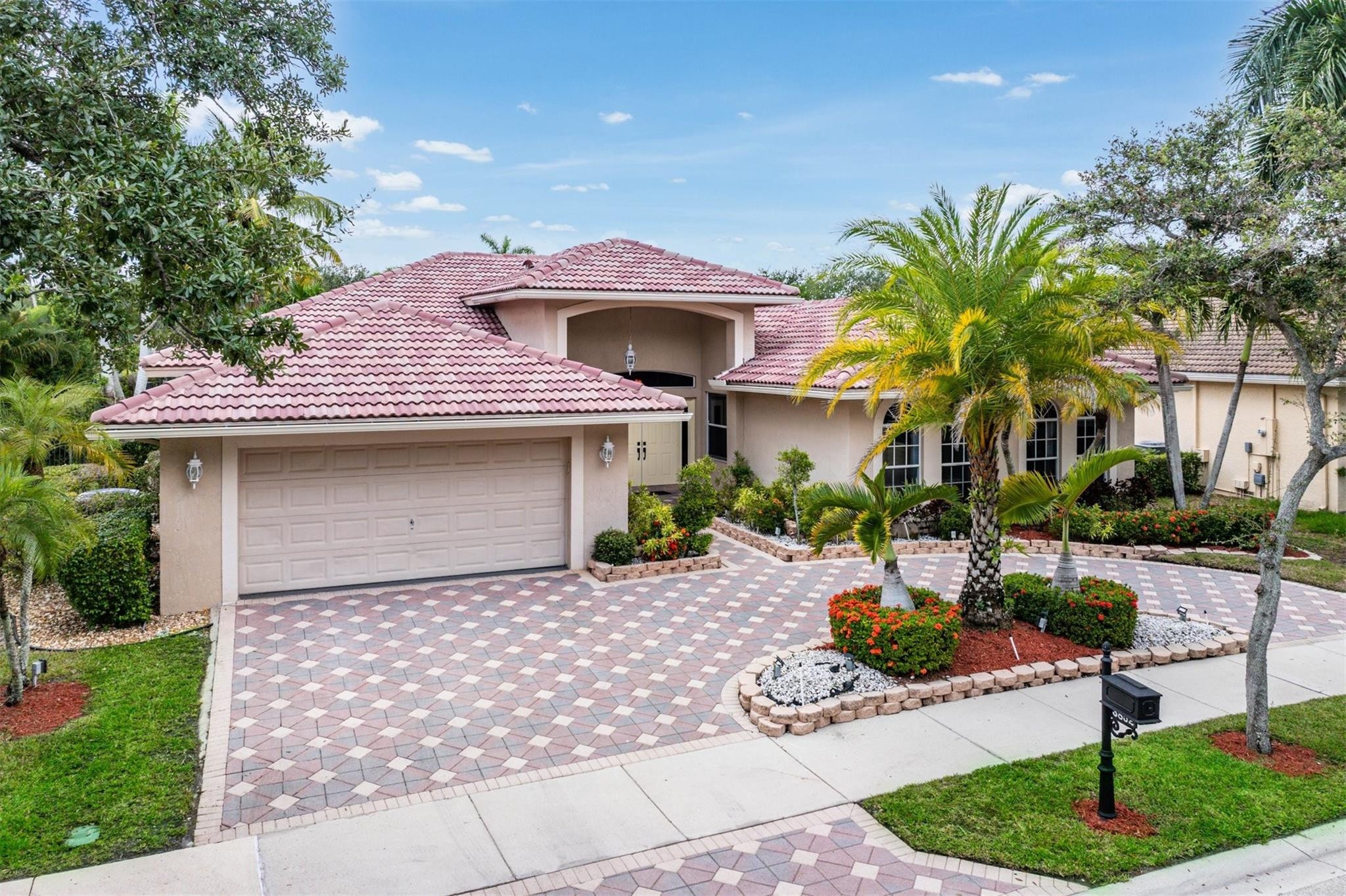 5BR – SingleFamilyResidence at 3852 Oak Ridge Circle