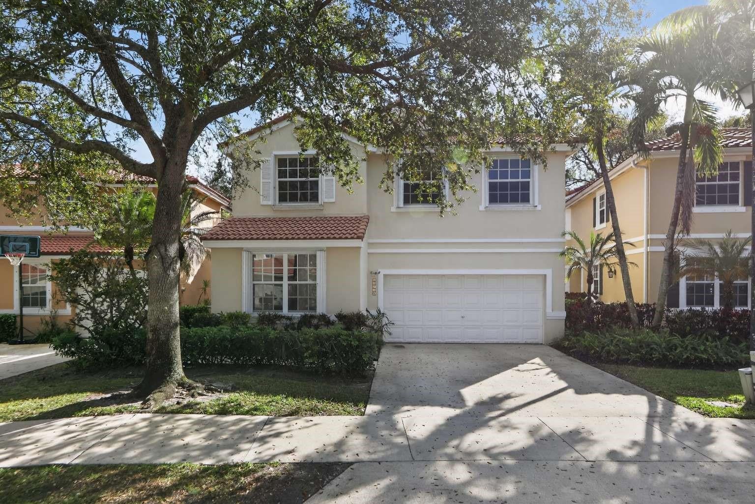 4BR – SingleFamilyResidence at 15158 SW 49th Street