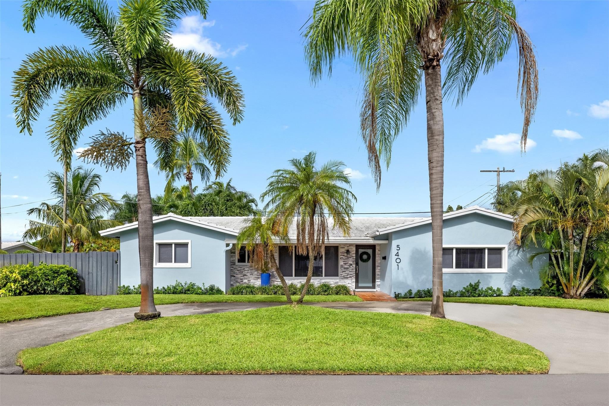 3BR – SingleFamilyResidence at 5401 NE 17th Terrace