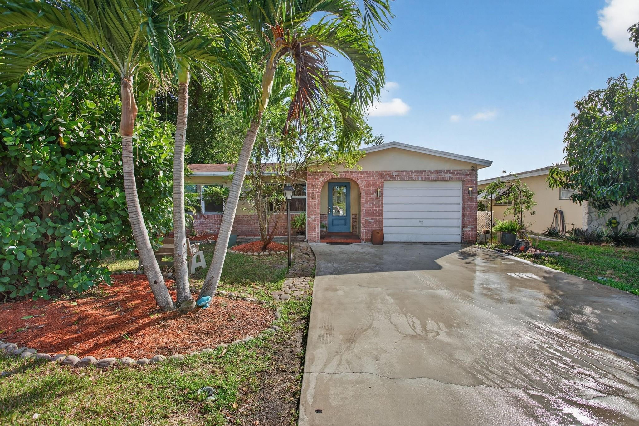 3BR – SingleFamilyResidence at 910 NW 49th Court