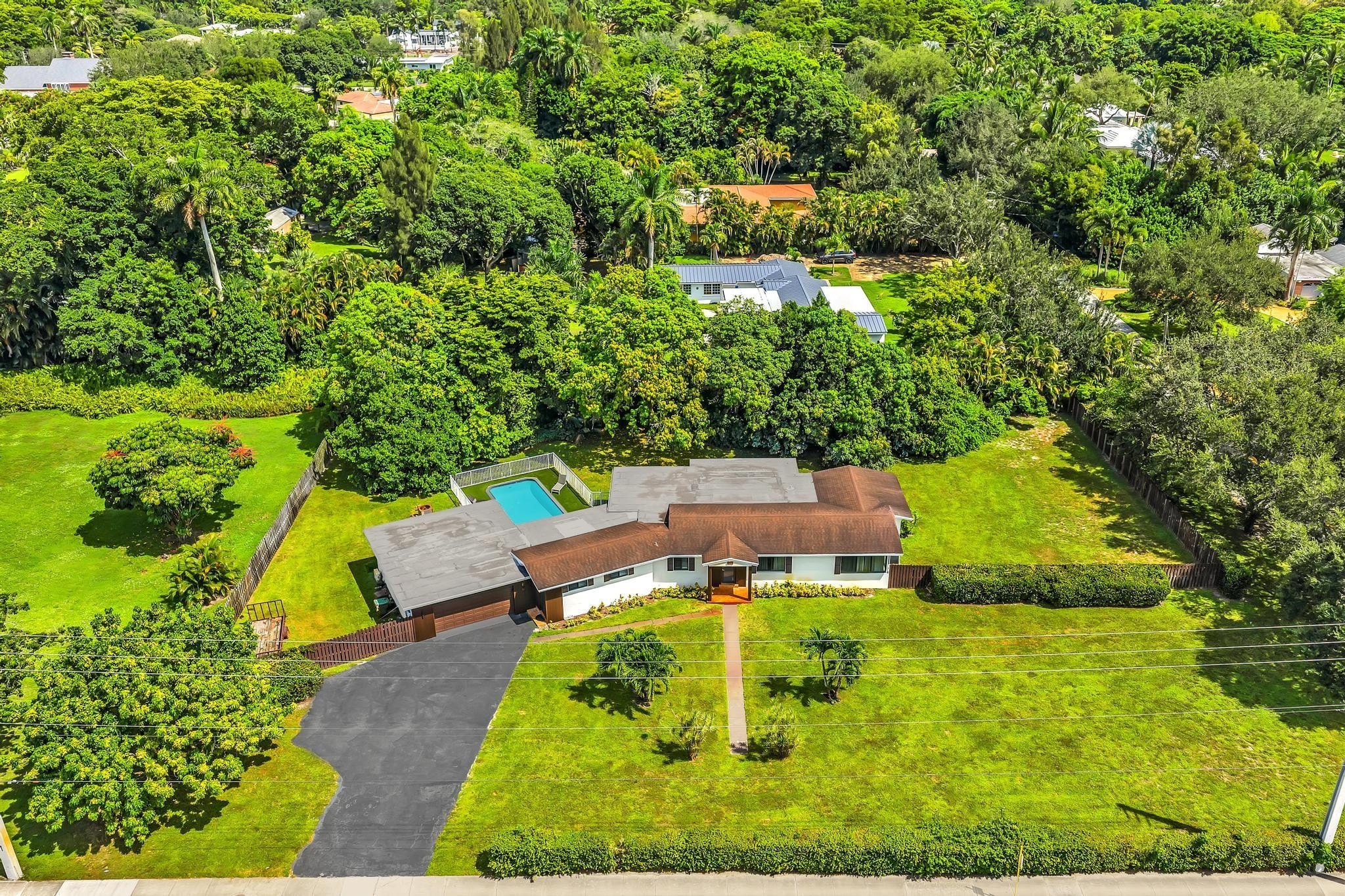 4BR – SingleFamilyResidence at 5901 W Broward Boulevard
